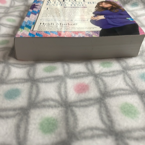 What to Expect When Expecting; 5th Edition - Picture 6 of 7